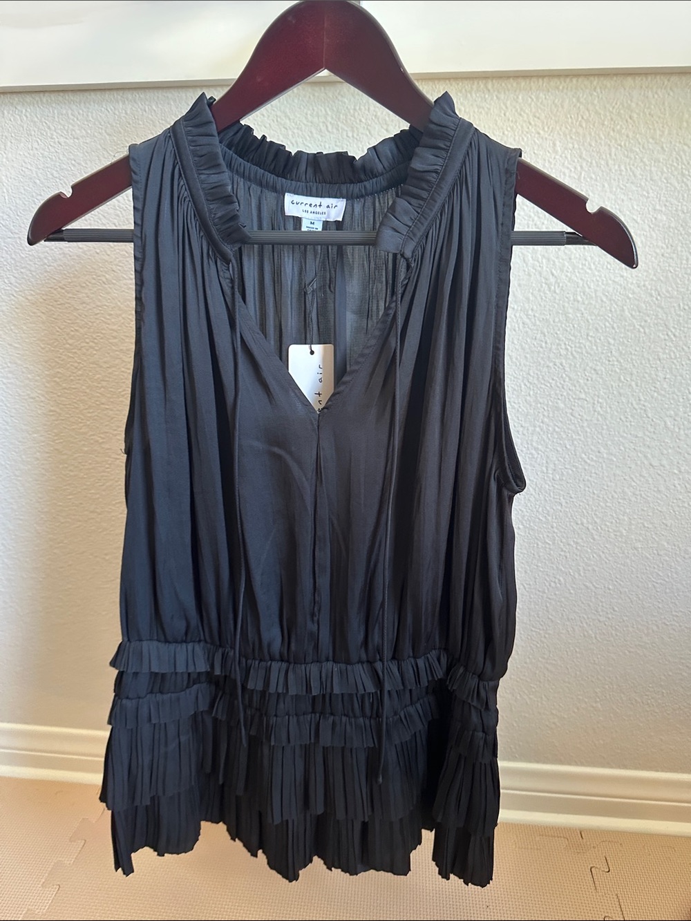 Current Air Black Pleated Ruffle-Trim Sleeveless Camisole